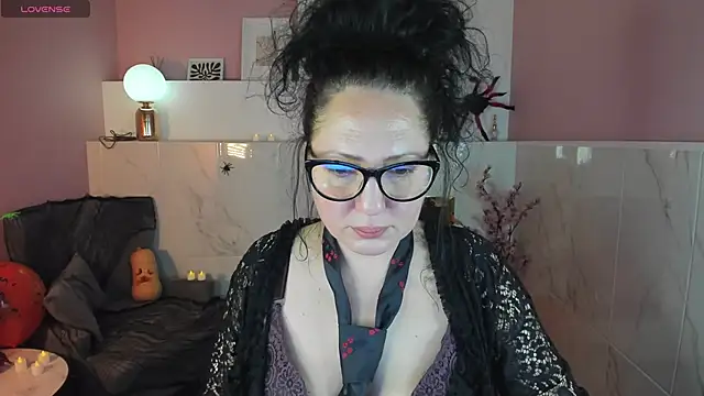 Anita Muse online show from 10/30/25, 08:42