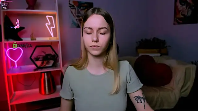 mary mooore online show from 03/07/25, 08:22