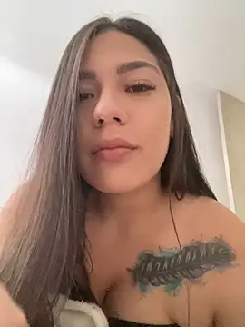 Snapshot of Latina_vanessa chatting on 02/11/25, 10:18 Latina vanessa online show from 02/11/25, 10:18