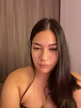 Snapshot of Latina_vanessa chatting on 02/12/25, 10:37 Latina vanessa online show from 02/12/25, 10:37