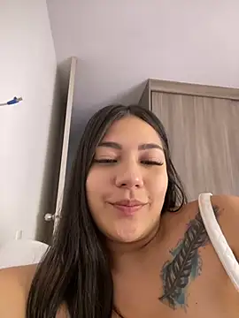 Snapshot of Latina_vanessa chatting on 02/16/25, 11:16 Latina vanessa online show from 02/16/25, 11:16