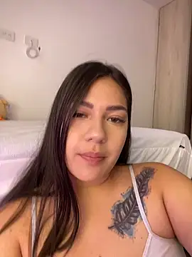 Snapshot of Latina_vanessa chatting on 02/17/25, 09:52 Latina vanessa online show from 02/17/25, 09:52