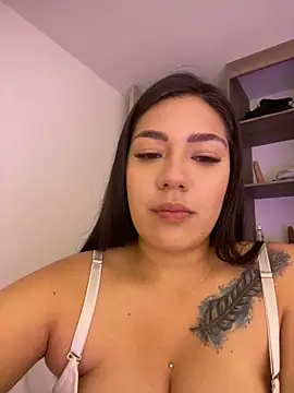 Snapshot of Latina_vanessa chatting on 03/04/25, 01:55 Latina vanessa online show from 03/04/25, 01:55