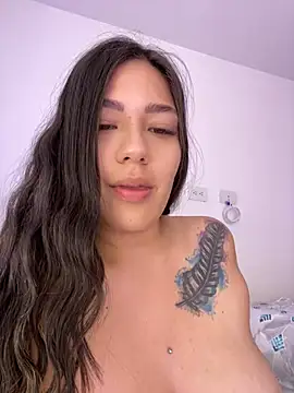 Snapshot of Latina_vanessa chatting on 03/07/25, 10:54 Latina vanessa online show from 03/07/25, 10:54