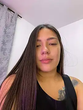 Snapshot of Latina_vanessa chatting on 03/23/25, 04:05 Latina vanessa online show from 03/23/25, 04:05