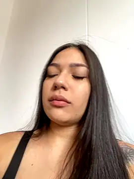 Latina vanessa online show from 10/16/25, 07:59