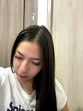 Snapshot of Latina_vanessa chatting on 11/20/25, 11:26 Latina vanessa online show from 11/20/25, 11:26