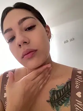 Snapshot of Latina_vanessa chatting on 12/02/25, 01:39 Latina vanessa online show from 12/02/25, 01:39