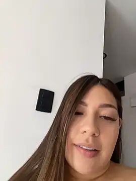 Latina vanessa online show from 06/17/26, 06:31