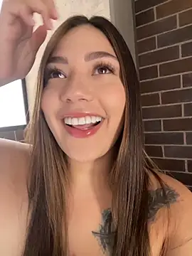 Latina vanessa online show from 07/04/26, 05:52