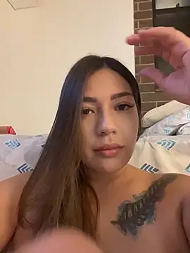 Latina vanessa online show from 07/18/26, 01:10