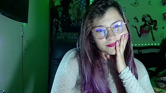 Snapshot of Elith_20 chatting on 10/14/25, 04:57 Elith 20 online show from 10/14/25, 04:57