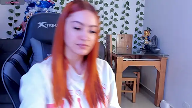 Snapshot of Amypond__ chatting on 12/14/24, 06:09 Amypond online show from 12/14/24, 06:09