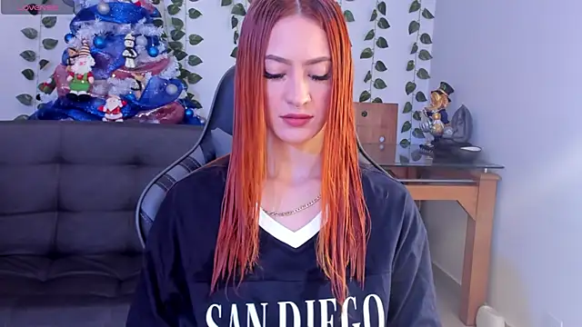Snapshot of Amypond__ chatting on 12/17/24, 06:09 Amypond online show from 12/17/24, 06:09