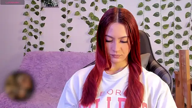 Snapshot of Amypond__ chatting on 02/10/25, 04:14 Amypond online show from 02/10/25, 04:14