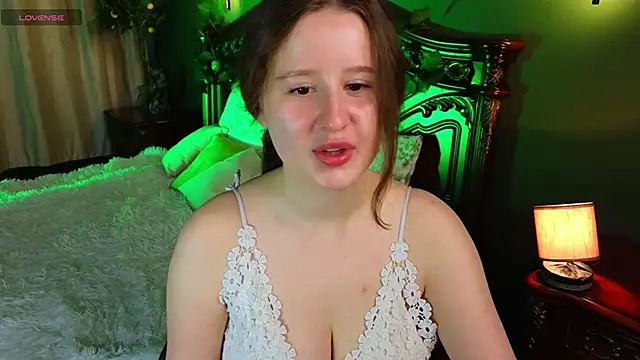 Snapshot of SquirtBabee chatting on 04/15/26, 03:52 SquirtBabee online show from 04/15/26, 03:52