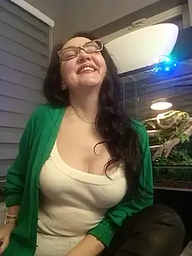 Snapshot of CamilleDesire chatting on 12/13/24, 04:49 CamilleDesire online show from 12/13/24, 04:49