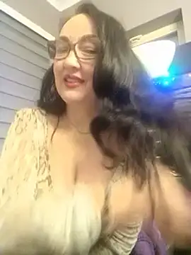 Snapshot of CamilleDesire chatting on 12/15/24, 04:26 CamilleDesire online show from 12/15/24, 04:26