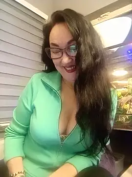 Snapshot of CamilleDesire chatting on 12/23/24, 04:17 CamilleDesire online show from 12/23/24, 04:17