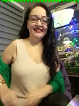 Snapshot of CamilleDesire chatting on 01/17/25, 04:57 CamilleDesire online show from 01/17/25, 04:57