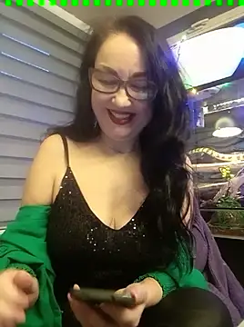 Snapshot of CamilleDesire chatting on 02/14/25, 05:14 CamilleDesire online show from 02/14/25, 05:14