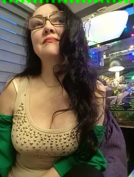 Snapshot of CamilleDesire chatting on 02/17/25, 05:21 CamilleDesire online show from 02/17/25, 05:21