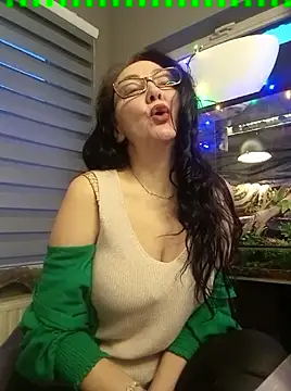 Snapshot of CamilleDesire chatting on 02/25/25, 05:15 CamilleDesire online show from 02/25/25, 05:15