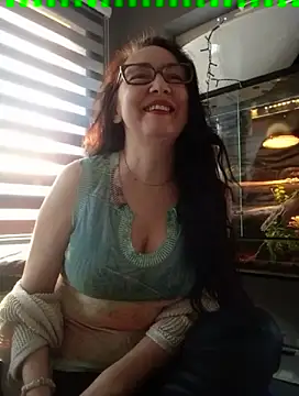 Snapshot of CamilleDesire chatting on 03/09/25, 04:55 CamilleDesire online show from 03/09/25, 04:55