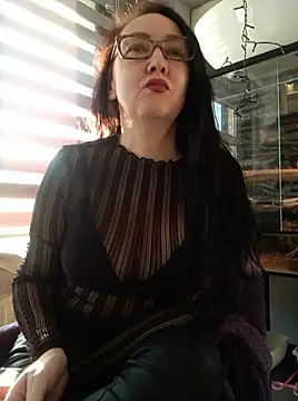 Snapshot of CamilleDesire chatting on 03/18/25, 04:59 CamilleDesire online show from 03/18/25, 04:59