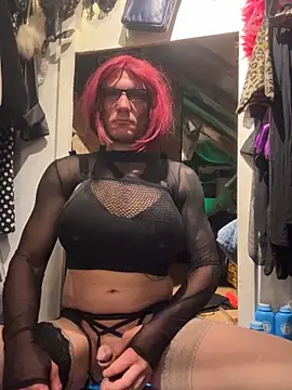 Snapshot of Xenia-Cosmo chatting on 10/19/25, 11:38 Xenia-Cosmo online show from 10/19/25, 11:38