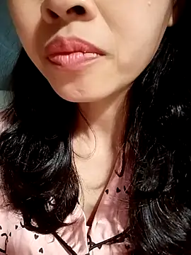 Snapshot of Hana_love20 chatting on 11/08/25, 12:38 Hana love20 online show from 11/08/25, 12:38