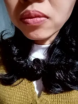 Snapshot of Hana_love20 chatting on 11/18/25, 05:23 Hana love20 online show from 11/18/25, 05:23