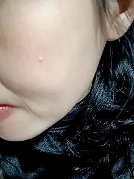 Snapshot of Hana_love20 chatting on 11/21/25, 04:55 Hana love20 online show from 11/21/25, 04:55