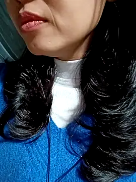 Snapshot of Hana_love20 chatting on 11/28/25, 05:32 Hana love20 online show from 11/28/25, 05:32