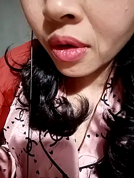 Snapshot of Hana_love20 chatting on 12/15/25, 01:37 Hana love20 online show from 12/15/25, 01:37