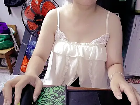 Snapshot of Haruka95 chatting on 06/15/26, 04:15 Haruka95 online show from 06/15/26, 04:15