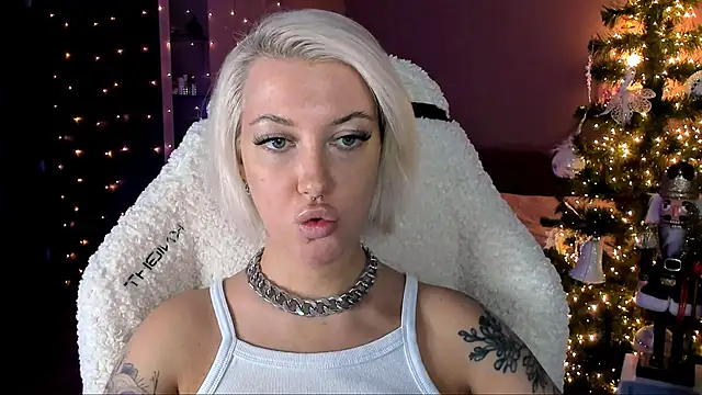tykioty Miley online show from 12/22/24, 01:33
