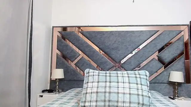 Snapshot of KarlaTesg chatting on 11/09/25, 10:02 KarlaTesg online show from 11/09/25, 10:02