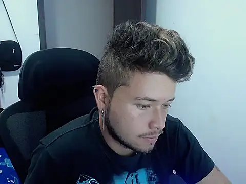 JOHANLEON1 online show from 09/26/25, 02:43