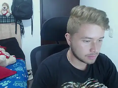 JOHANLEON1 online show from 10/03/25, 02:47