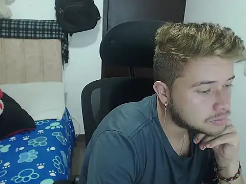 JOHANLEON1 online show from 10/21/25, 05:35