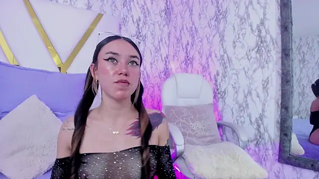 Snapshot of Athziry_ chatting on 01/20/25, 09:53 Athziry online show from 01/20/25, 09:53