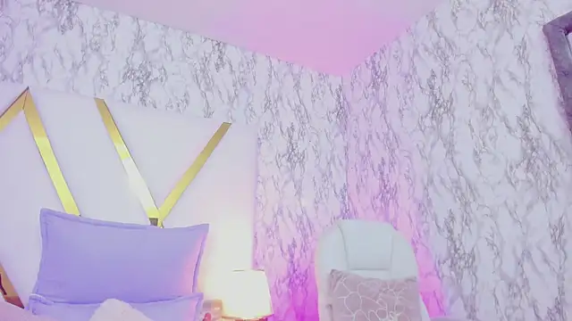 Snapshot of Athziry_ chatting on 01/24/25, 11:34 Athziry online show from 01/24/25, 11:34