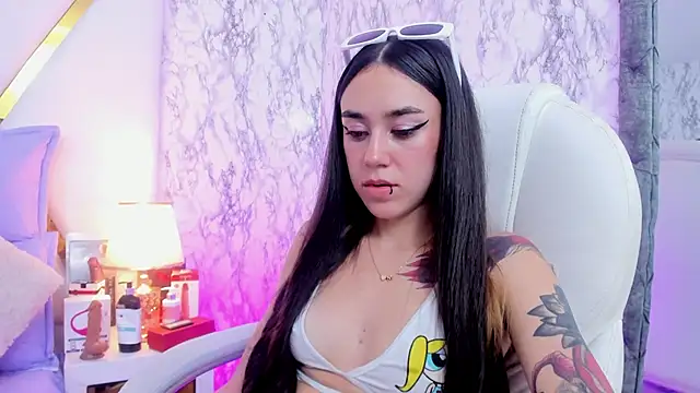 Snapshot of Athziry_ chatting on 01/30/25, 09:25 Athziry online show from 01/30/25, 09:25