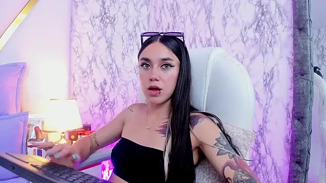 Snapshot of Athziry_ chatting on 02/07/25, 02:29 Athziry online show from 02/07/25, 02:29