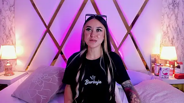 Snapshot of Athziry_ chatting on 02/10/25, 10:09 Athziry online show from 02/10/25, 10:09