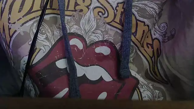 Snapshot of SweetPaddy chatting on 12/25/24, 03:08 SweetPaddy online show from 12/25/24, 03:08