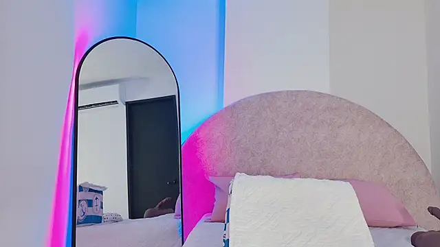 Snapshot of sh_malala chatting on 11/24/25, 07:13 sh malala online show from 11/24/25, 07:13