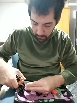 Snapshot of nicedick_bro chatting on 10/13/25, 11:49 nicedick bro online show from 10/13/25, 11:49