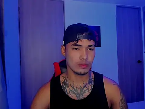 thomas latin boy online show from 09/12/25, 01:49